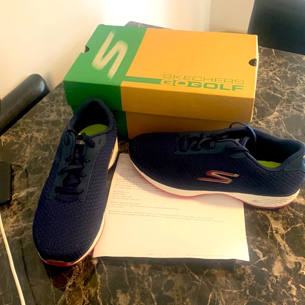 ⛳️ SKECHERS WATER RESISTANT 10WIDE WOMENS GOLF SHOES.